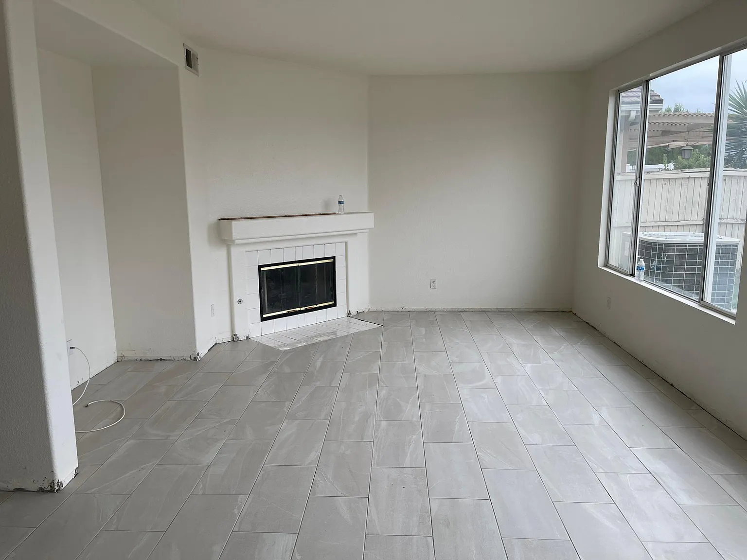5 bed, 1948 sqft, $3,800 — Photo 3