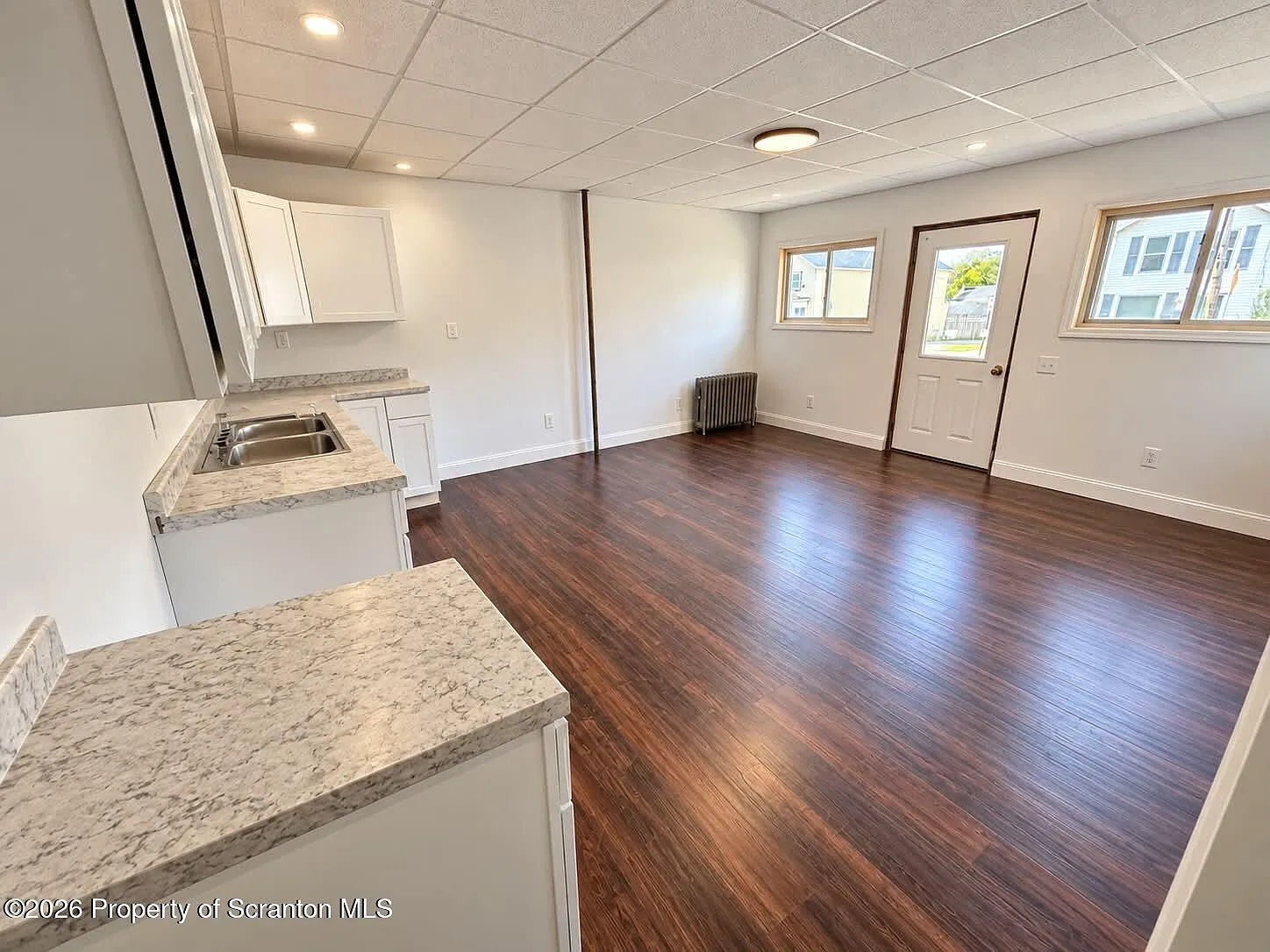 2 bed, 1.0 bath, 700 sqft, $1,400 — Photo 2