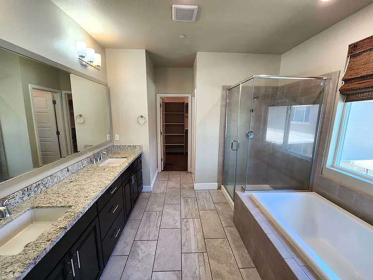 4549 Maple Crest St — Photo 27