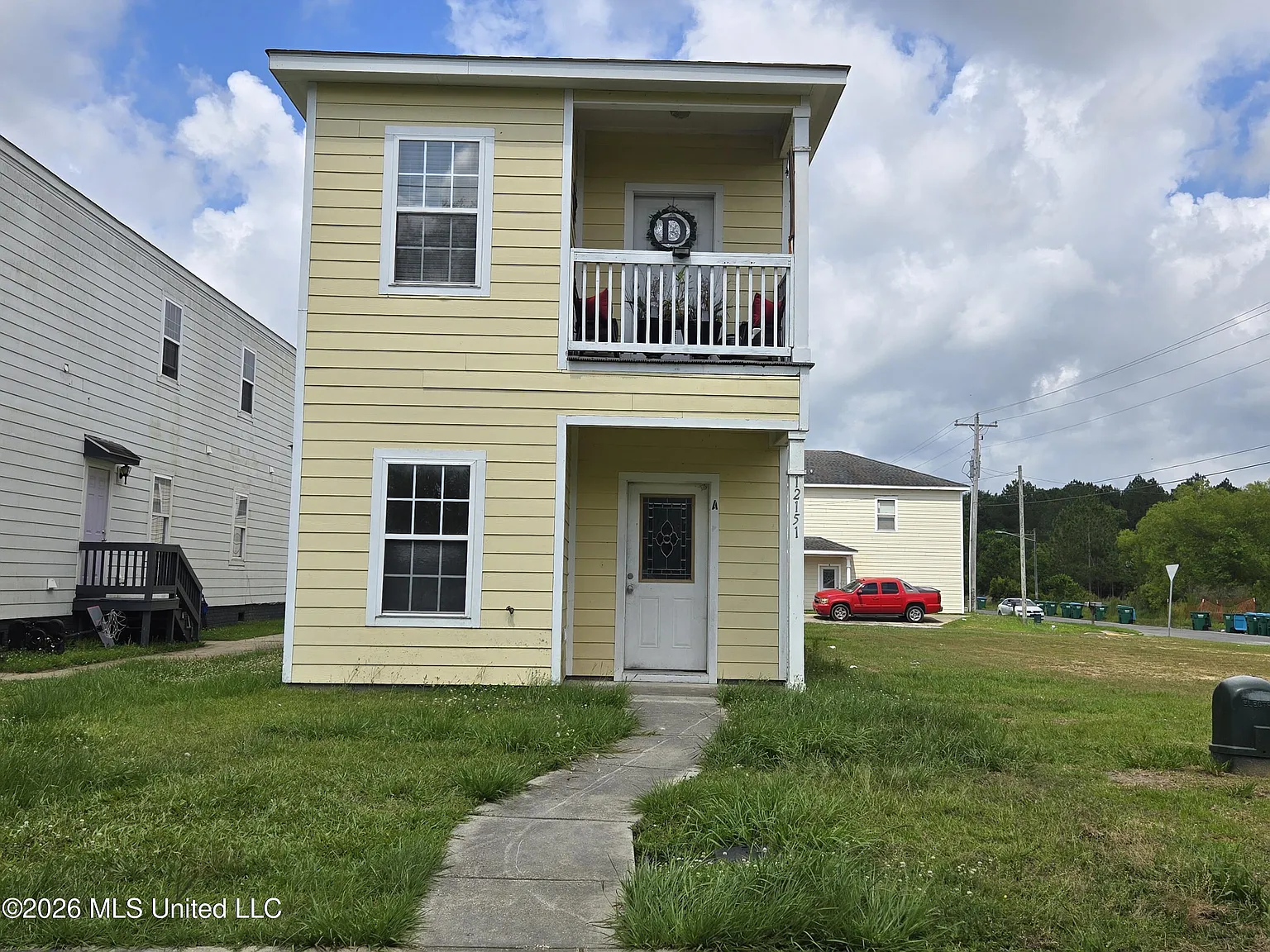 3 bed, 2.0 bath, 1200 sqft, $1,050 — Photo 1