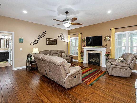 5th image of 4194 E County Road 1000 N