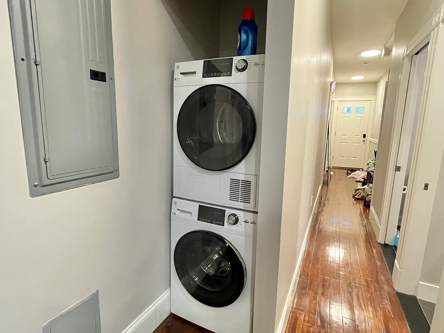 4 bed, 999 sqft, $4,895 — Photo 2