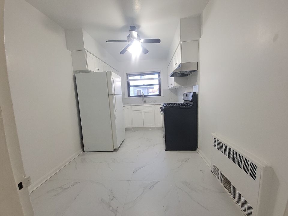 1st image of 188-07 Dunkirk Dr #1
