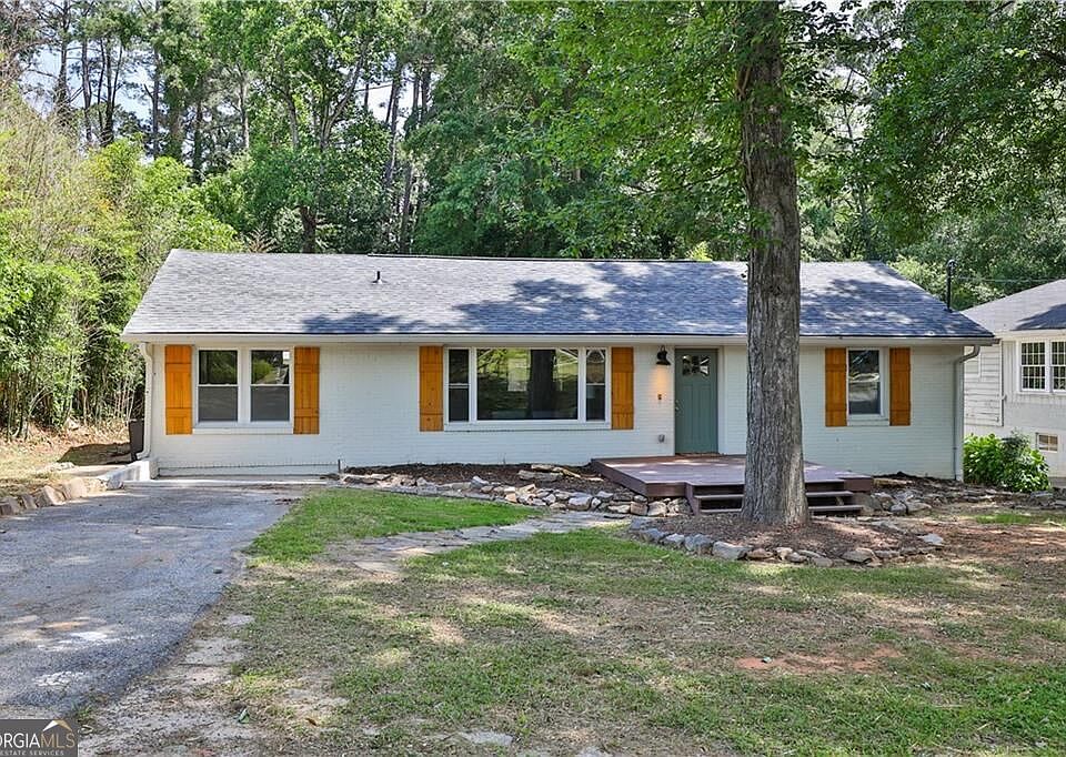 1st image of 1976 Dering Cir NE