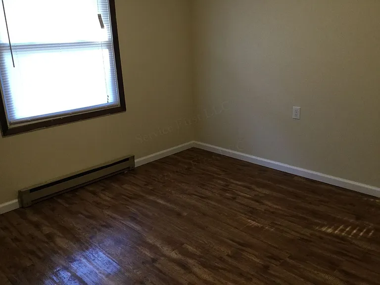 410 S Smith St — Photo 5