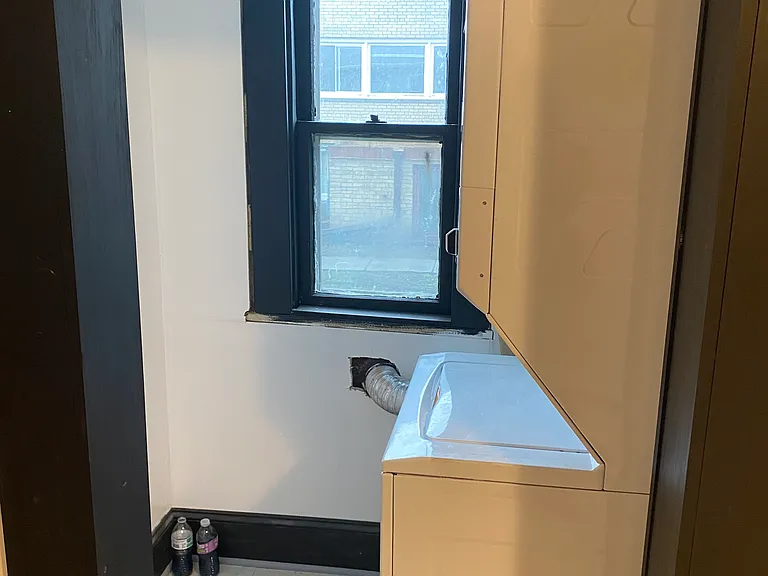 1510 University Ave NE — Photo 5