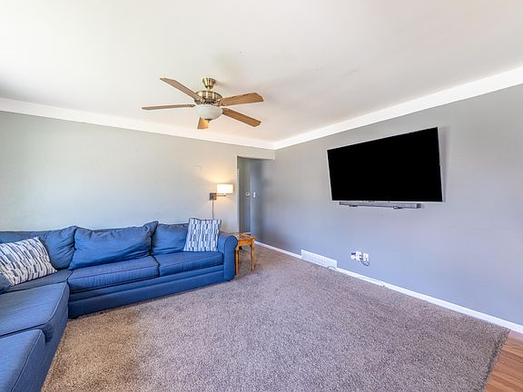 5th image of 9591 Deering St