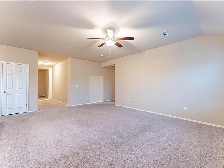 6702 SW Pilgrim Rd — Photo 3
