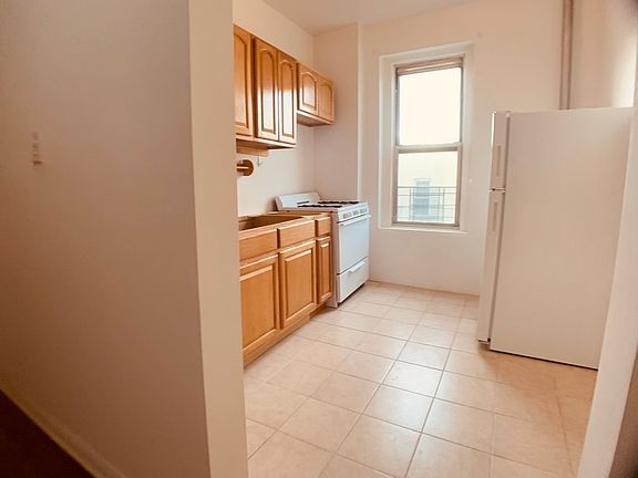 3rd image of 30-52 34th St #3G