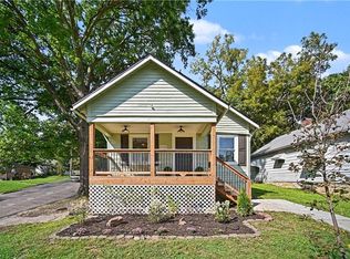 936 Columbia Ave, Leavenworth, KS 66048