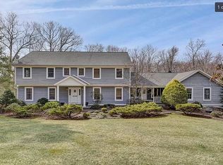 20 Rose Hill Rd, Montebello, NY 10901