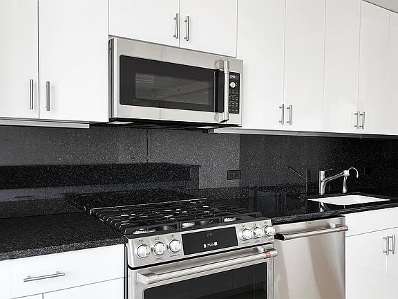 4th image of 1930 Broadway APT 16C