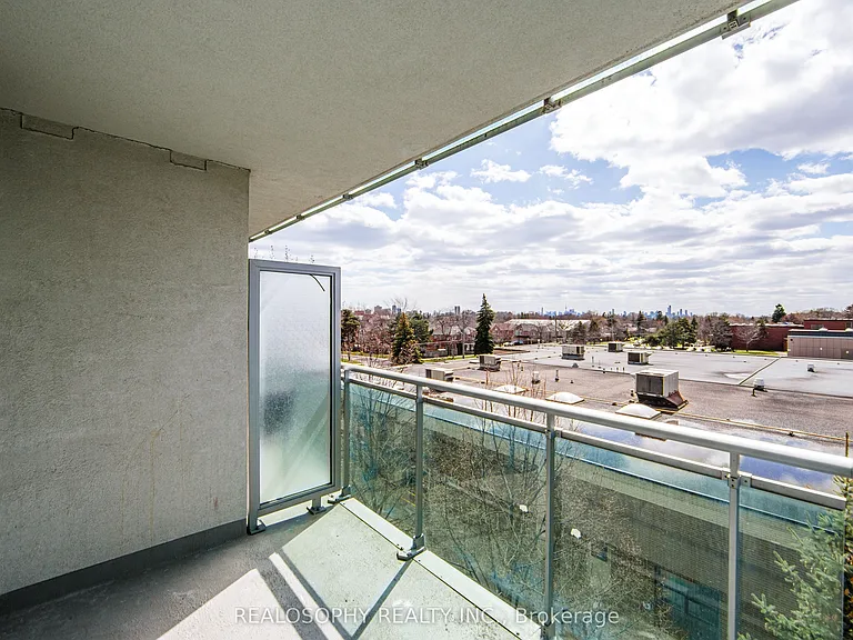 60 Fairfax Cres #421 — Photo 15