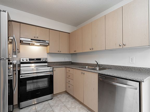 3rd image of 333 Sidney Belsey Cres #Penthouse 50123a-21