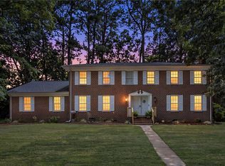 2949 Prince Of Wales Dr, Chesapeake, VA 23321