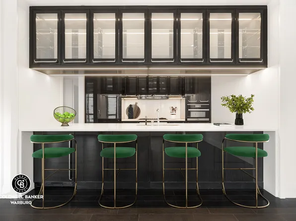 200 East 95th Street image 6 of 23