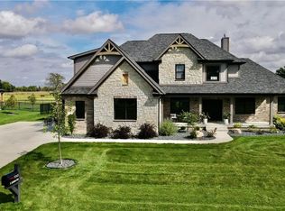 7045 N Lakeshore Dr, Greenfield, IN 46140