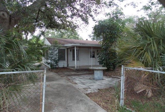 1st image of 3111 W Hartnett Ave
