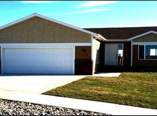1048 Copperfield Dr, Rapid City, SD 57703