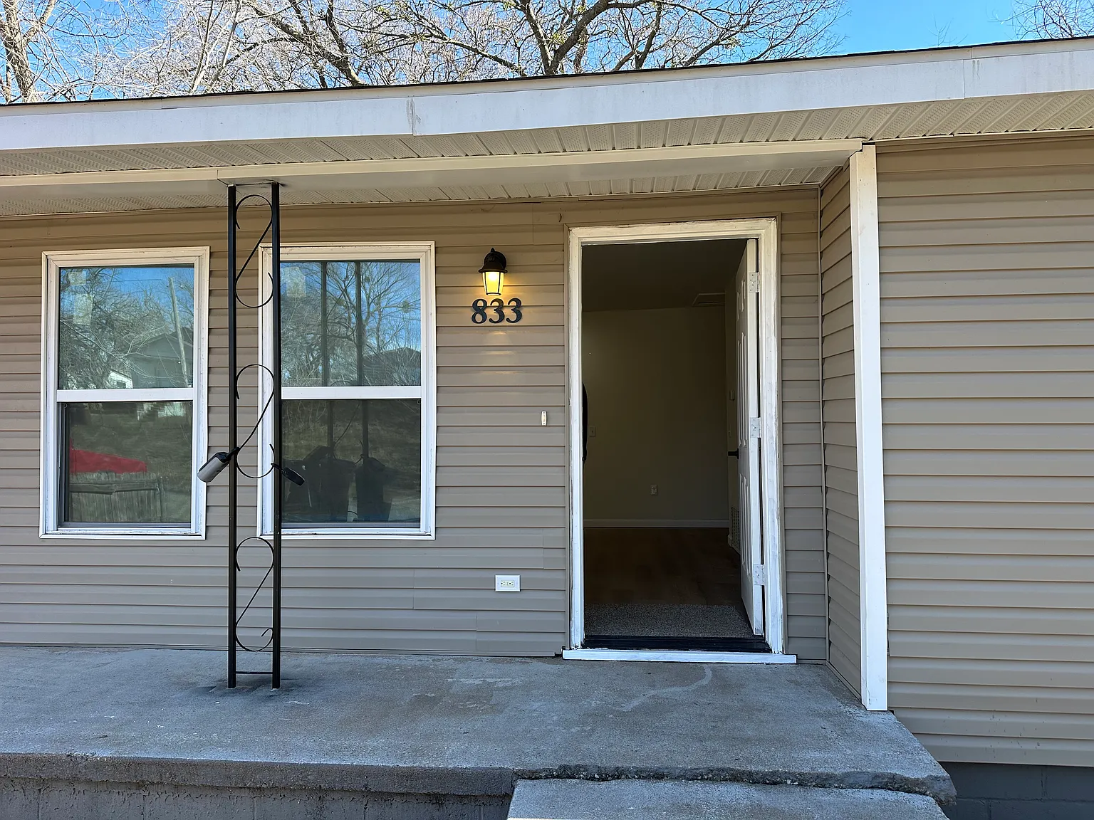 2 bed, 850 sqft, $1,150 — Photo 1