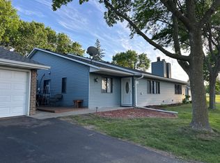 9349 Ranchview Ln N, Maple Grove, MN 55369
