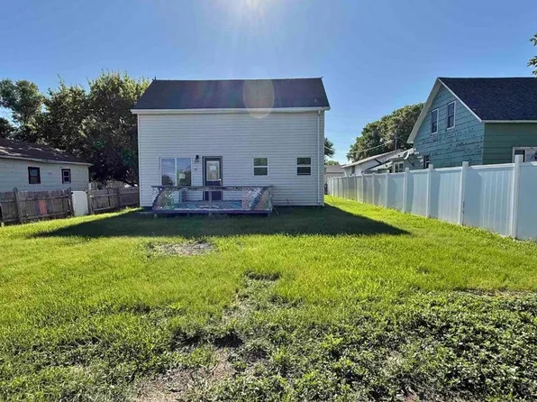 475 3rd St E, Westhope, ND 58793