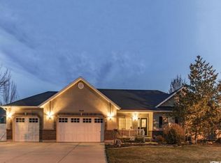 9628 S Glass Slipper Rd, Sandy, UT 84092