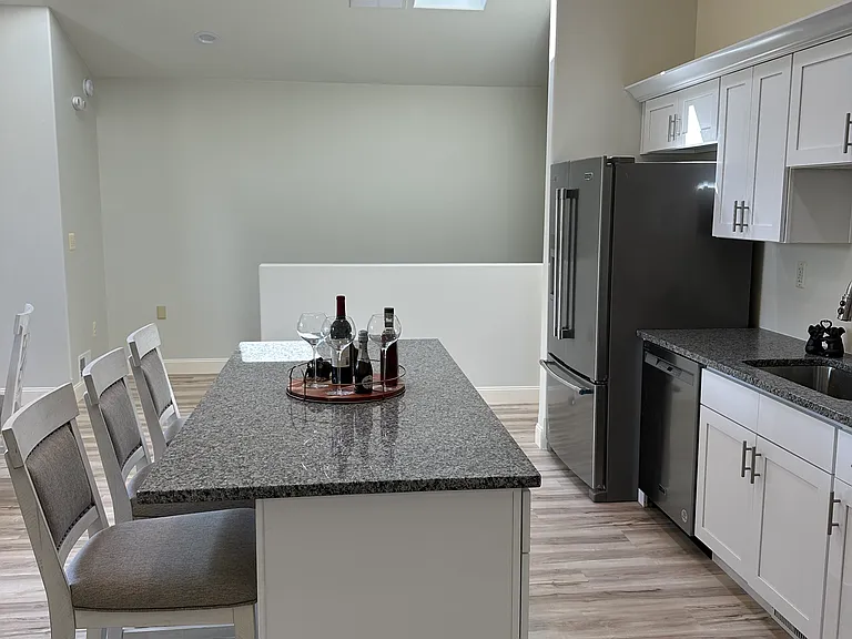 4521 Ravenswood Rd #1 — Photo 4