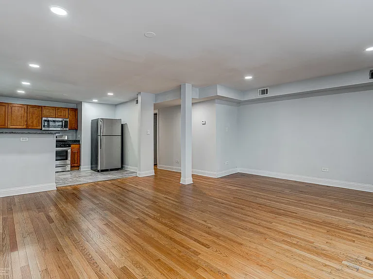 4938 S King Dr #2 — Photo 6