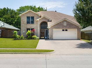 3348 Autumn View Dr, Grand Prairie, TX 75050