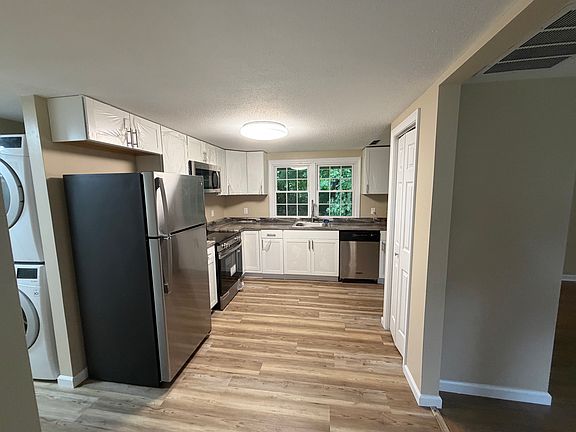 2nd image of 72 Berlin Ave