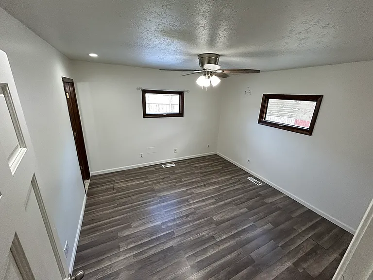 1882 Paul Dr — Photo 41