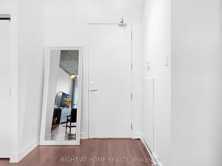 60 Bathurst St #610 — Photo 3