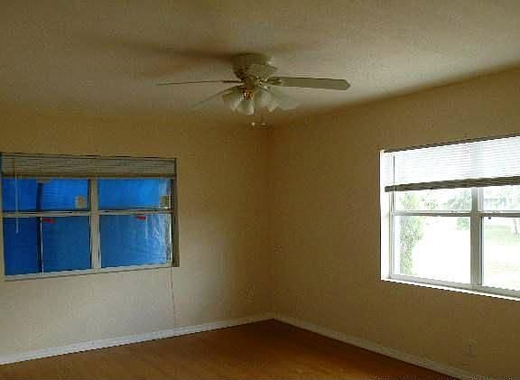 5th image of 320 Granada Dr