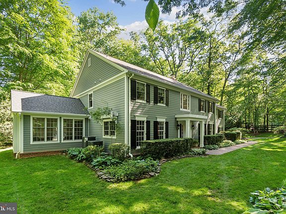 5th image of 9226 Sterling Montague Dr