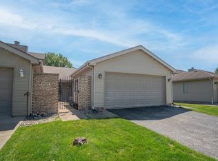 9527 Crown Commons Dr, Crown Point, IN 46307