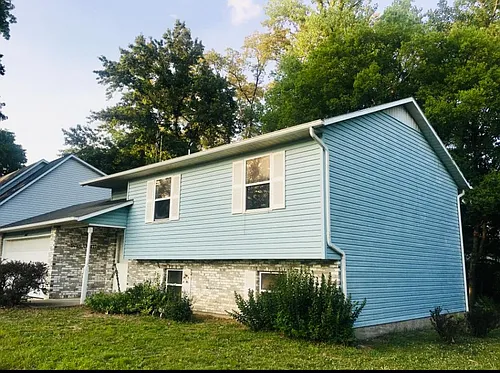 1402 Amblewood Dr Photo 1