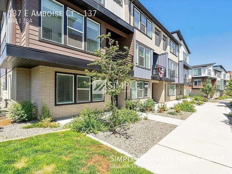 Gorgeous 4-Bd End Unit Townhome At Princeton Terrace In Sandy! — Photo 3