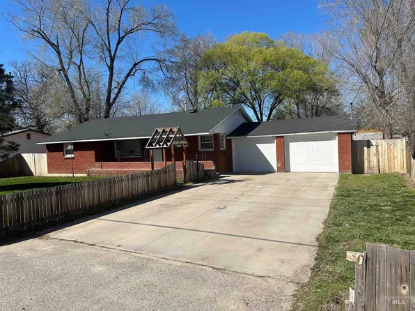 402 W 12th St, Emmett, ID 83617