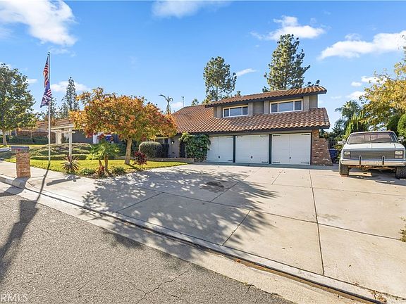 3rd image of 6801 Rycroft Dr