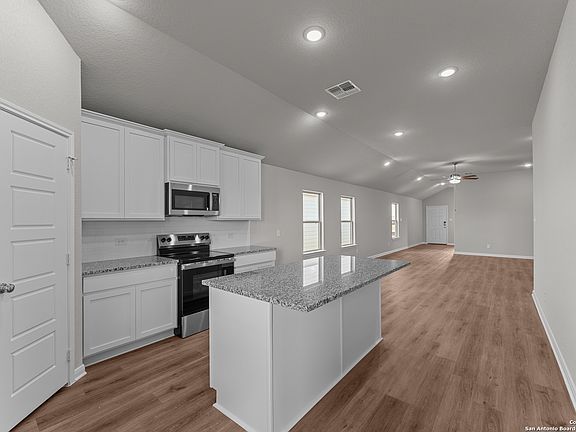 3rd image of 4253 Carlotta Drive