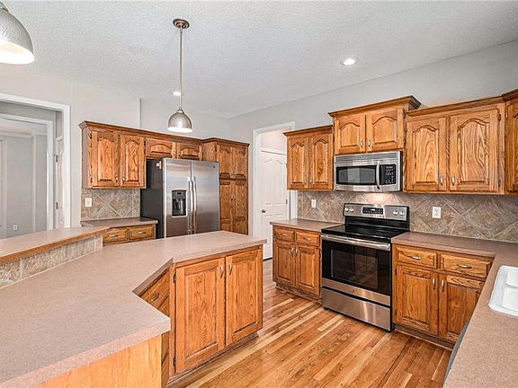 4th image of 22113 W 52nd St