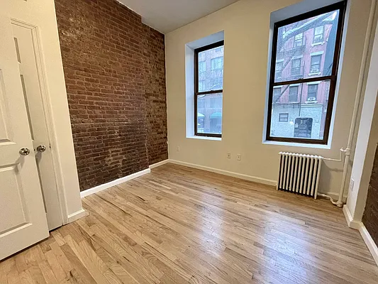 Rented by J PRESTON AND ASSOCIATES INC | media 18