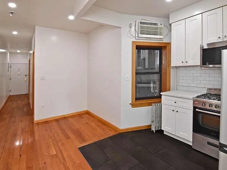 54 E Broadway #FIVE — Photo 4