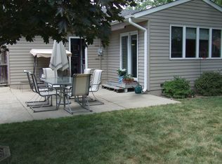 23 Glenview Dr, Decatur, IL 62521