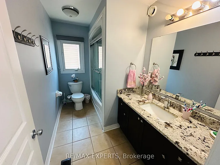 87 Newcastle Dr W — Photo 17