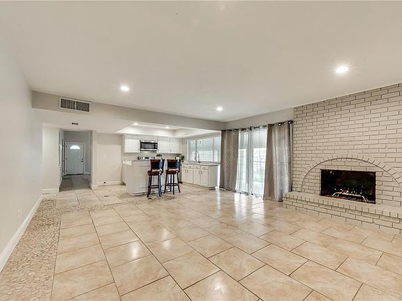 3rd image of 1311 Sequoia Dr