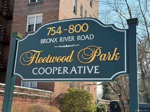 796 Bronx River Road #B38, Bronxville, NY 10708