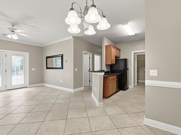 5th image of 2077 Silvercrest Dr. #C