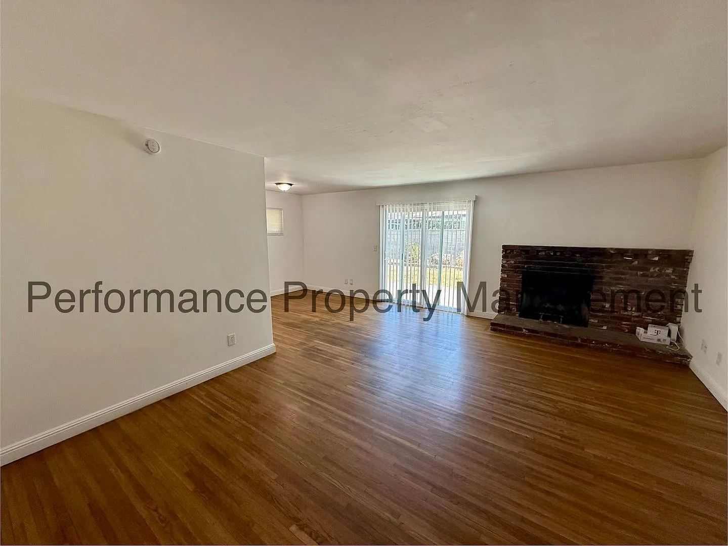 Cute 3 Bed/2 Bath SW Bakersfield Home w/ RBP & Deposit Alternative Option — Photo 3